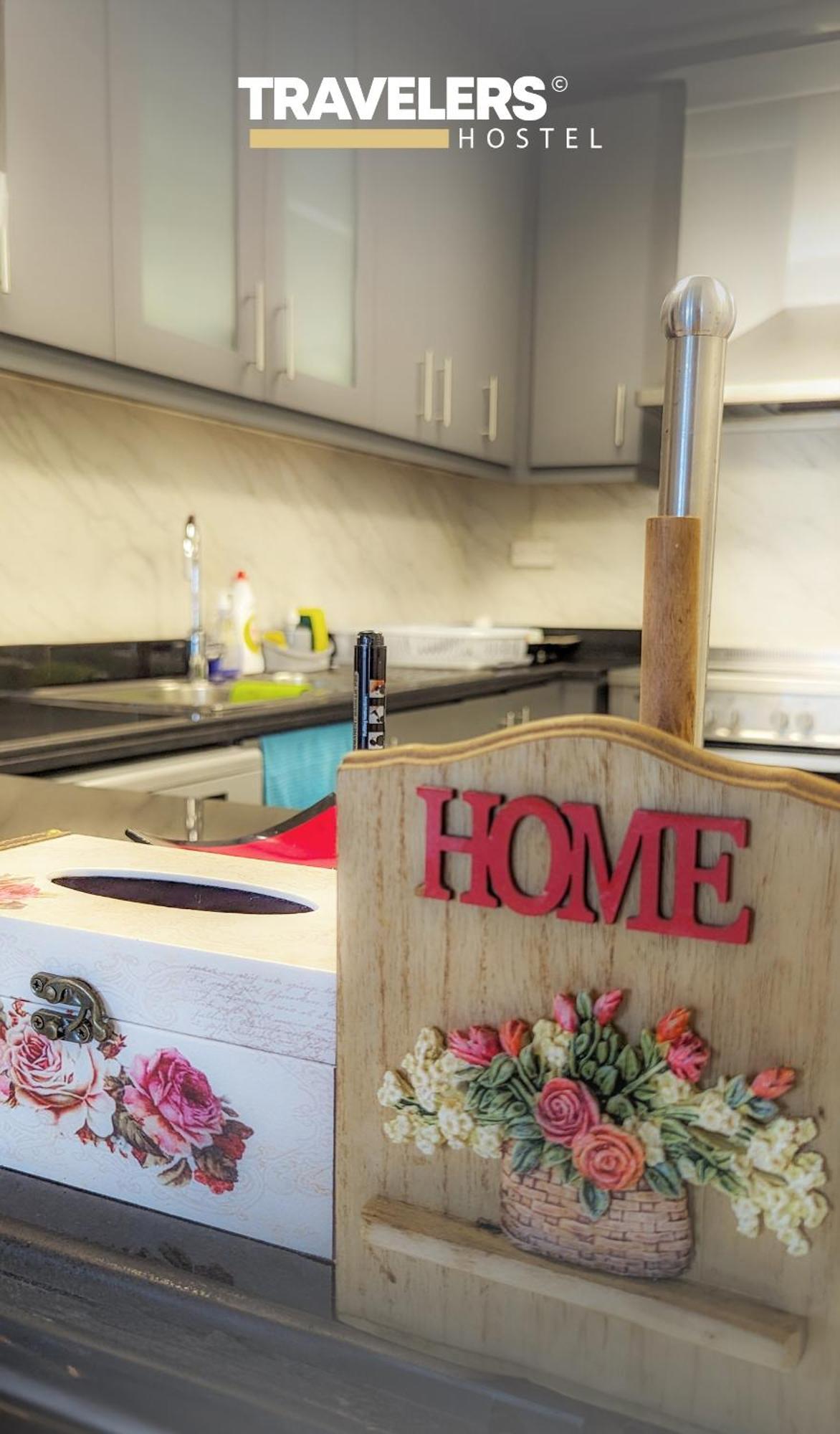 Travelers - Dubai Marina Hostel Екстер'єр фото